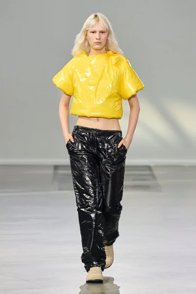 Look 12